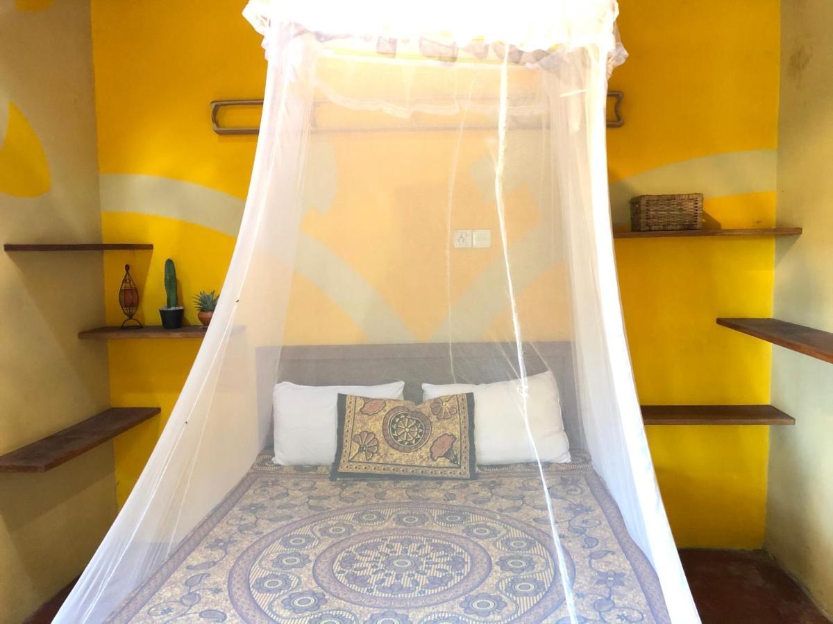 Kite House Cafe Bed and Breakfast Kalpitiya Exteriör bild